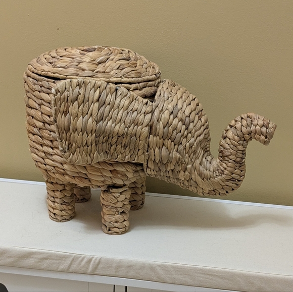 Woven Elephant Basket - Picture 1 of 6